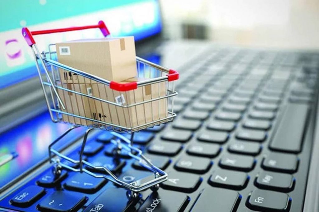 How to save money while online shopping 